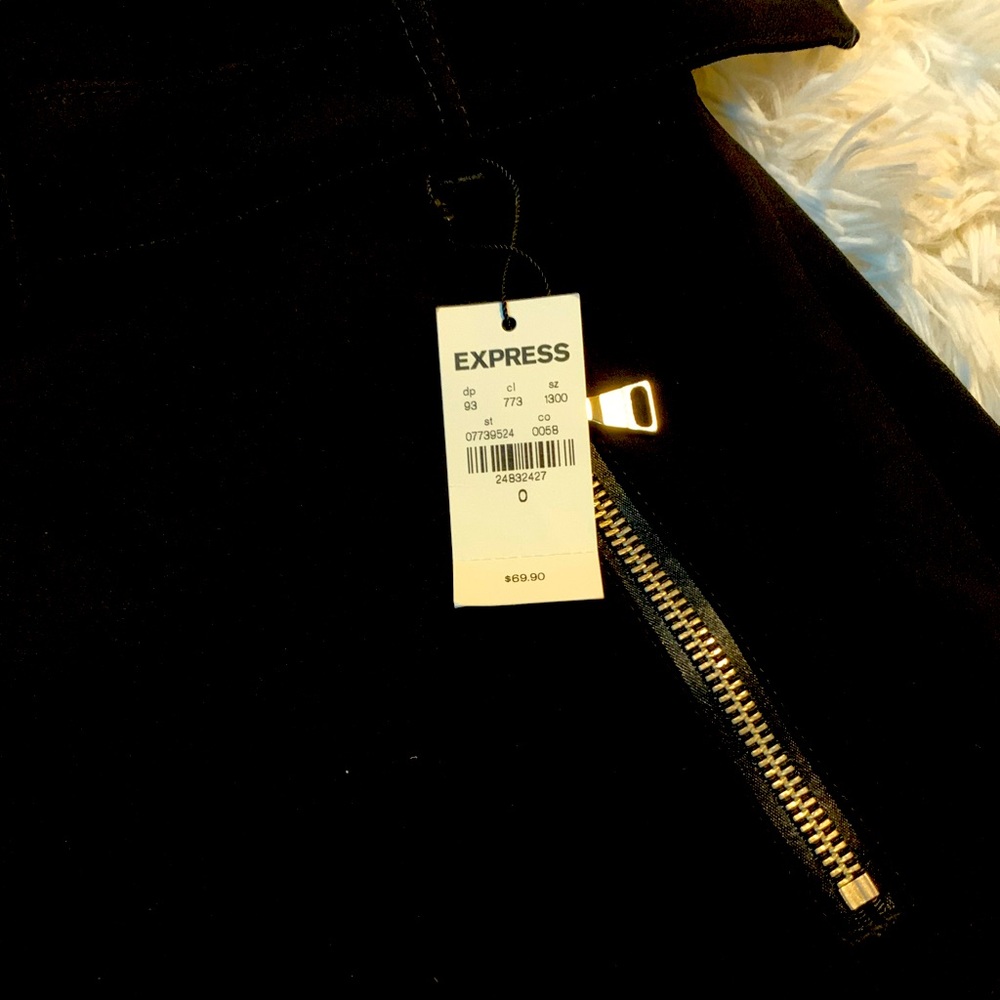 Express belted skirt